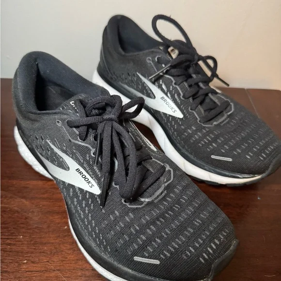 Brooks Ghost- Black - Picture 1 of 3